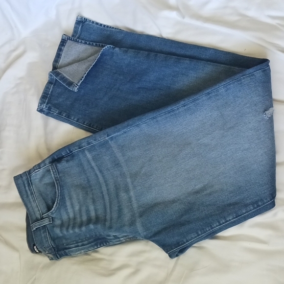 𝅺FASHION Nova Straight Leg Split Hem High Rise Blue Jeans, Size 13 - Picture 2 of 16